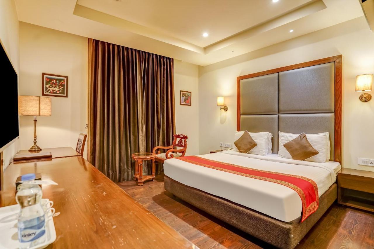 Townhouse 552Hotel Royal Court Jalandhar Eksteriør bilde