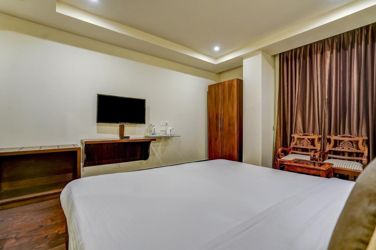 Townhouse 552Hotel Royal Court Jalandhar Eksteriør bilde