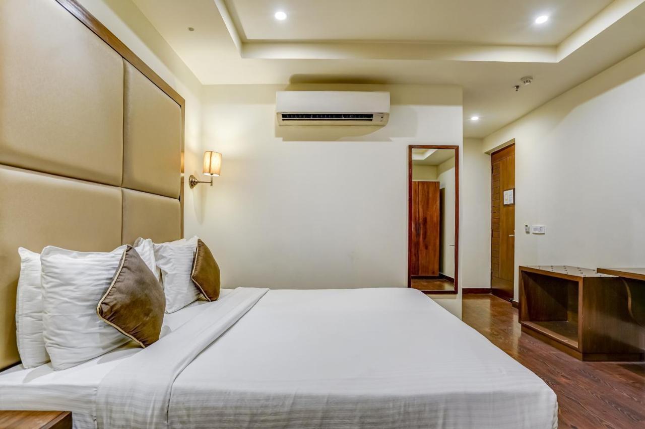 Townhouse 552Hotel Royal Court Jalandhar Eksteriør bilde